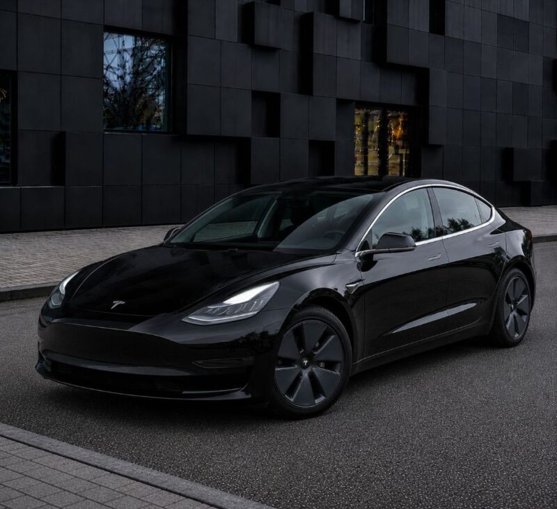 Tesla Model 3 Long Range (Svart 2024)